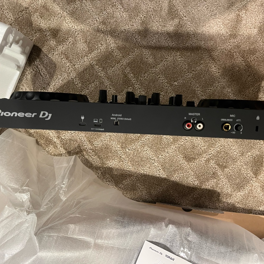Pioneer DJ DDJ-FLX4 Controller - Picture 3 of 6